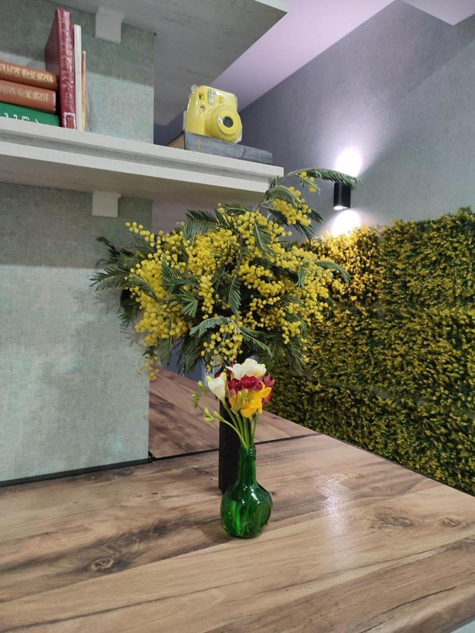 Round Garden Hotel Тбілісі Екстер'єр фото